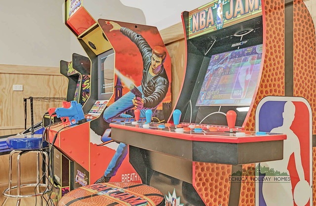 The Rad Shack - Family Paradise with Arcade room!