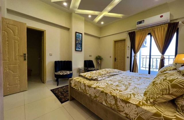 the realtors inn luxurious 1bed apartment dha 2