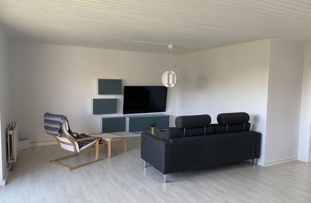 The RED House, Rødbyhavn. 3BR, Fast Fibernet, Only 5 mins from Femren Project.