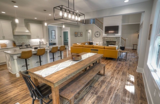 The Reserve | 5 BR Mtn Retreat w/Outdoor Great Room, Mins From Helen and Sautee