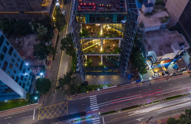 The Residence by Gulshan Club is located 26 minutes driveway from Airport!