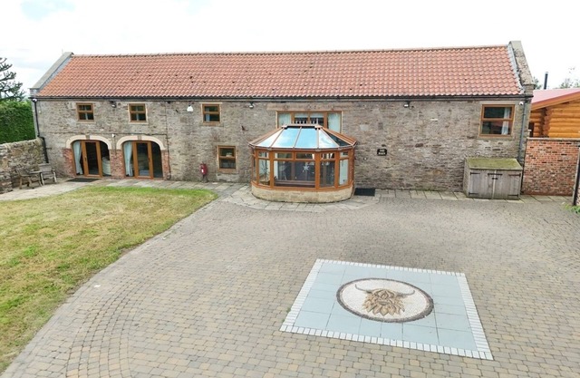 The Residence - Sleeps 10, 2 Hot Tubs near Durham & Bishop Auckland