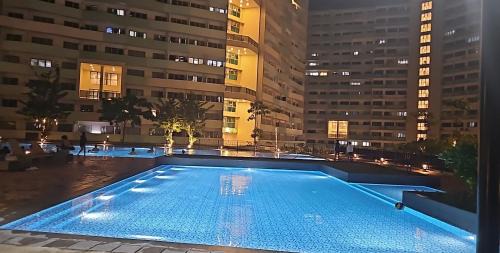 The Residences at Commonwealth with Balcony, Pool, Gym near Batasan UP