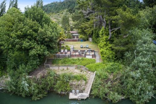 The Retreat at River Gardens