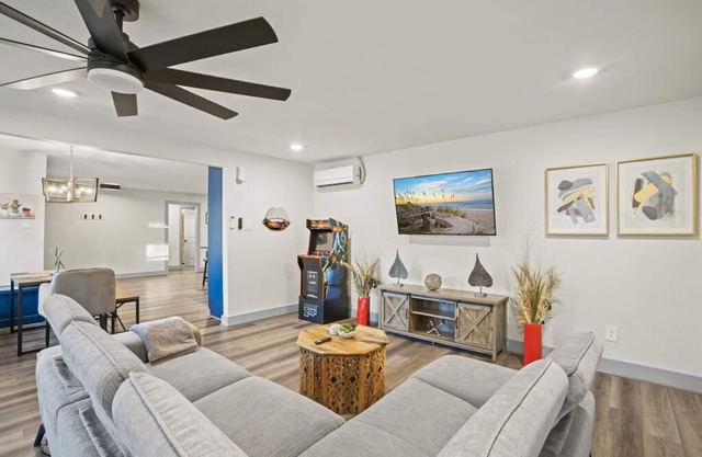 The Retreat- Family Funhouse w/Waterfront Access!