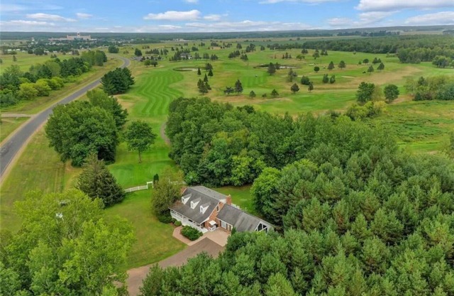 *The Retreat* Great for Families/Groups, Casino, & Golfing.