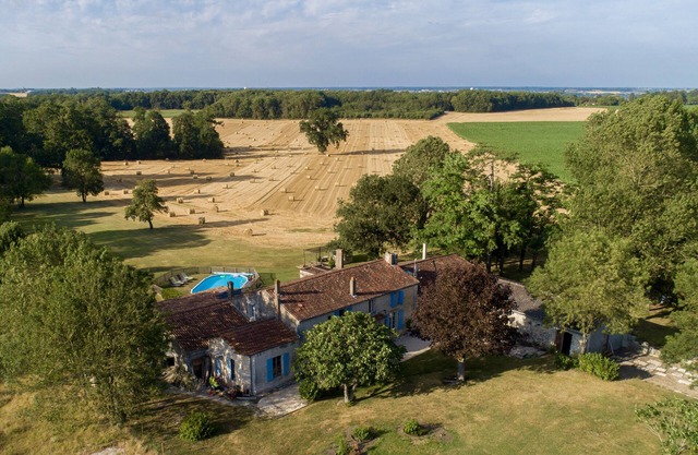 THE RETREAT…”Huge house, gardens and pool. So much fun. Loved it”.