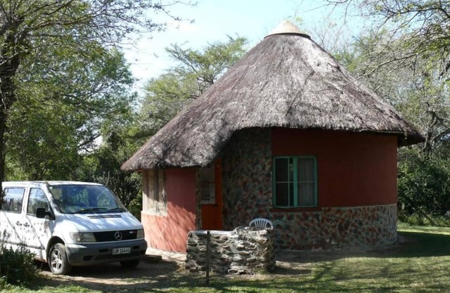 The revamped riverside Kruger Park Type rondawel with Kitchen and Satellite TV