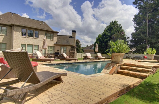 The REZORT Ideal for Groups: Pool, Gym, Fire Pit, Game Room & More