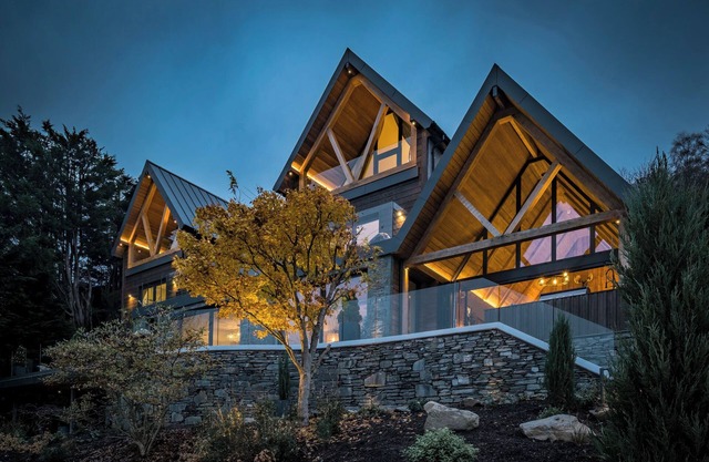 THE RIDGE, family friendly, with open fire in Bowness-On-Windermere