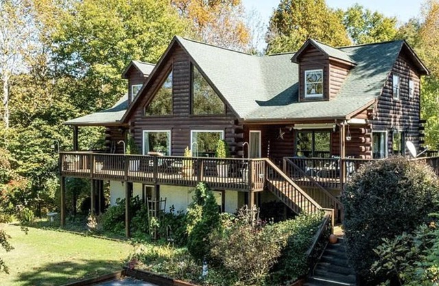 The Ridgetop Getaway