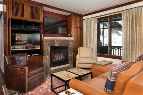 The Ritz-Carlton Club 3 BR Residence White River 2301, Ski-in & Ski-out Resort in Aspen Highlands