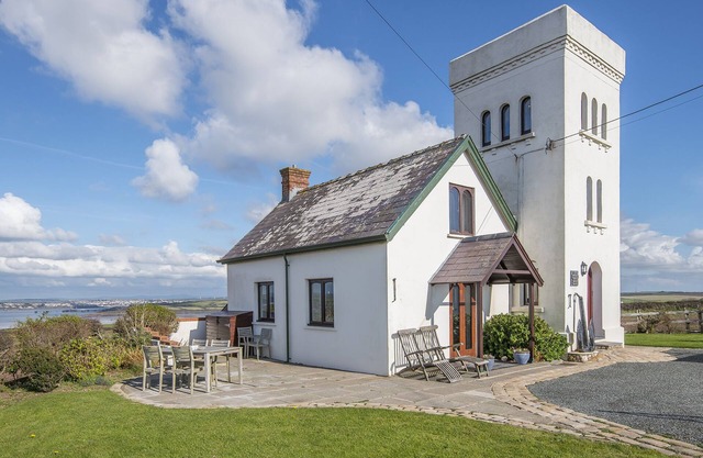 The Rocket Carthouse, Holiday Home Angle, Sleeps 4, 1 bedrooms, bathrooms