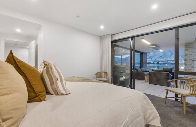 The Rocks Apartment - Luxury Rental Homes