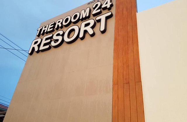 THE ROOM 24 RESORT