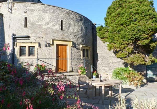 The Round House