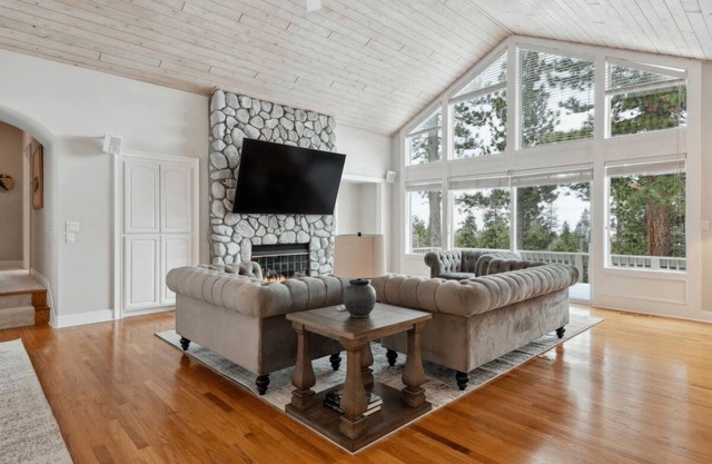 The Royal Canterbury Retreat - Lake Tahoe by RedAwning