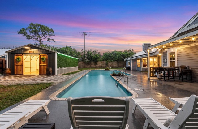 The Rustic Resort - 2 Homes, Pool, Building, Golf! Sleeping for up to 30!