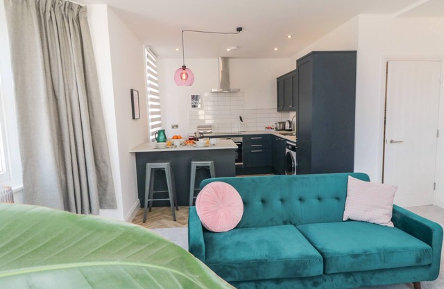 THE SALTHOUSE APARTMENT 2, pet friendly in Scarborough