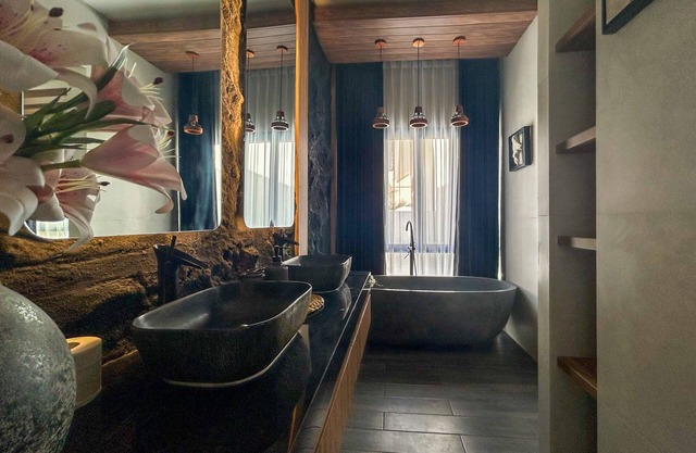 The Sansui Stone 1 BR Villa In The Center of Sout Kuta Bali
