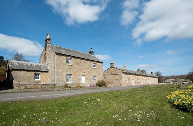 The School House, Capheaton in Northumberland - sleeping 6 guests