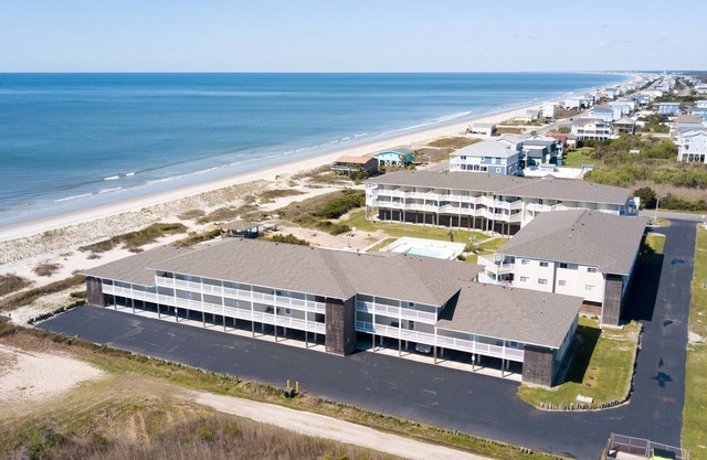 The Sea Pearl - Ocean Front Condo on Oak Island - Sleeps 9 - 3bed/2bath