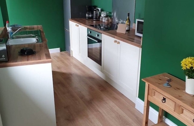 The Seaside Holiday Cottage