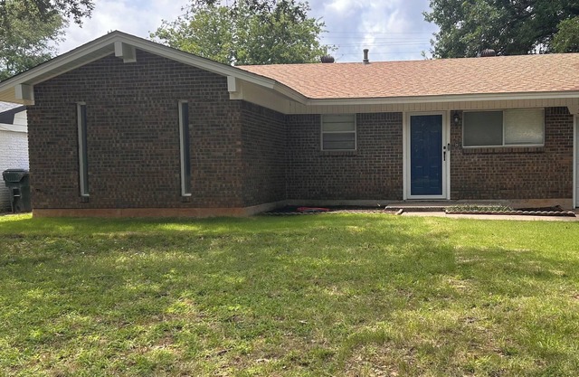 The Second House with a Blue Door sleeps up to 8