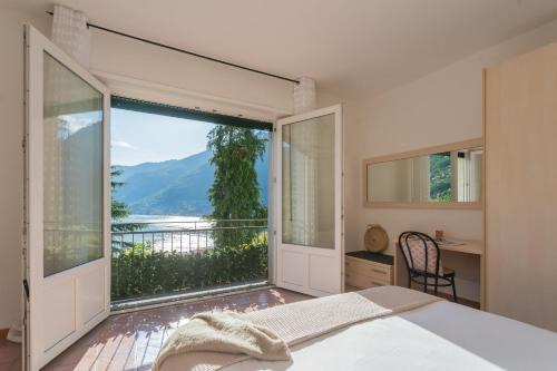 The Secret Lake View by Rent All Como