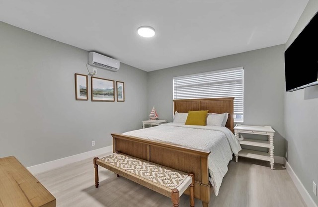 The Shell on Walnut | 1BR w/Bath | Hollywood Beach | Free Parking