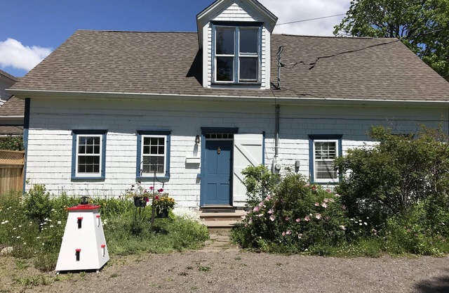 The Shipbuilder's Cottage-Two Century Old Charm