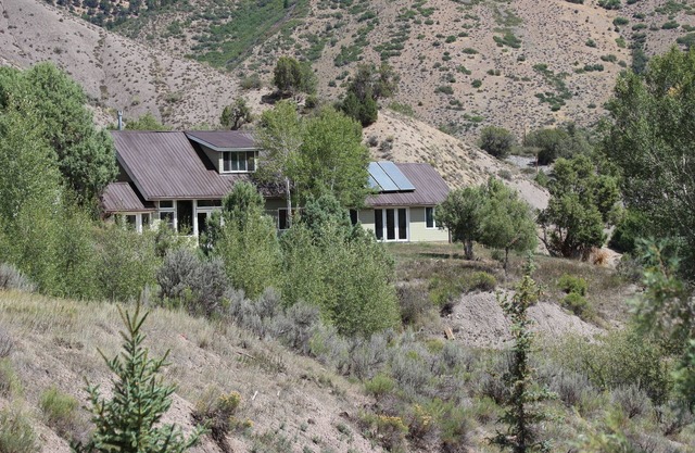 The Shore House - sun-filled inspiring mountain home
