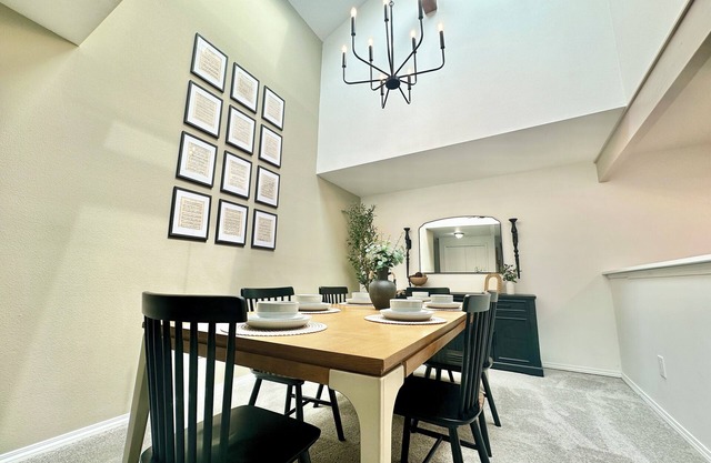 The Skylight Haven - Beautiful Home in Summer Lake