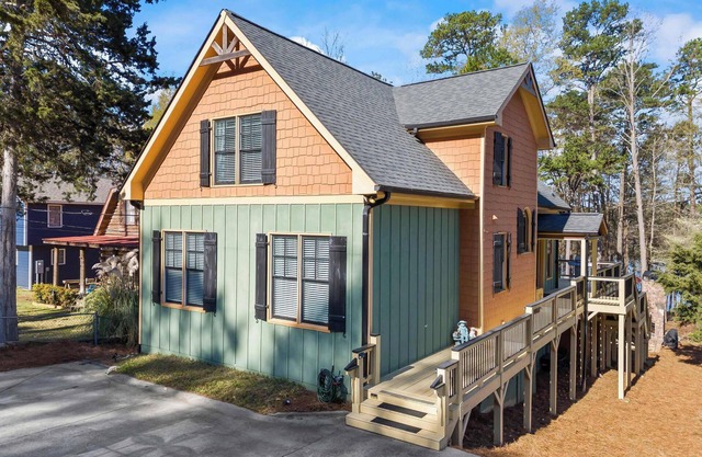 The Skyline Way Lake House w/Hot Tub & Dock!