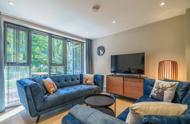 The Smelting Pot - Duplex apartment with River Views