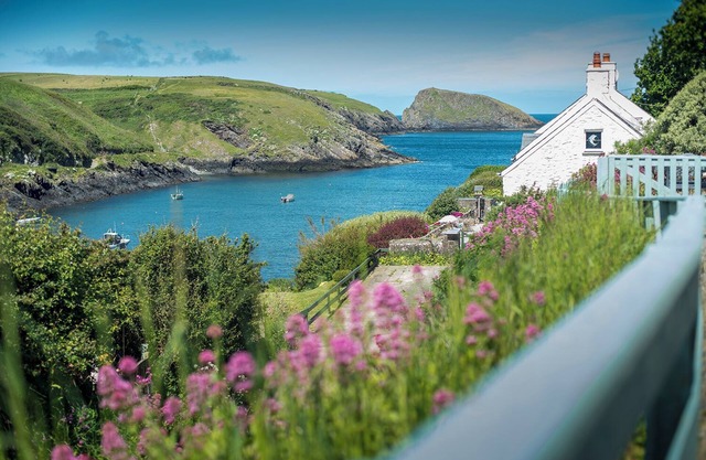 The Smithy, Holiday Cottage Abercastle, Sleeps 2, 1 bedrooms, bathrooms