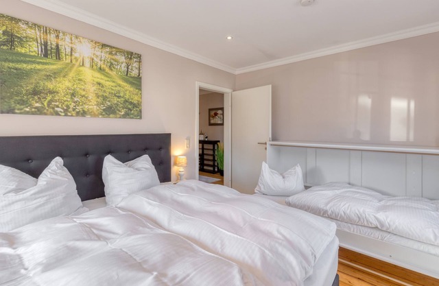 The spacious vacation apartment for 9 people is ideal for excursions.