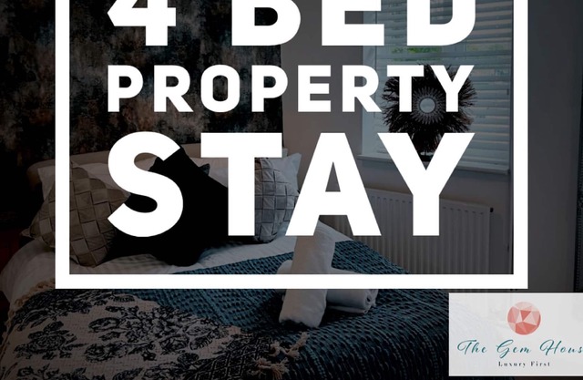 The Spacious Gem Stay 💎 With Hot Tub & Parking