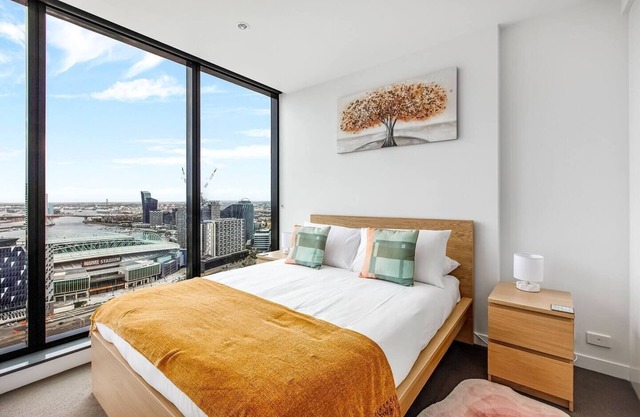 The Spencer Suite Cityscape Panorama with Pool