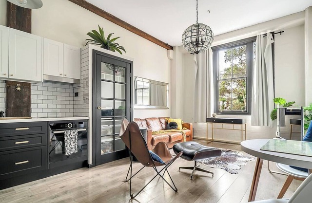 The Stylists House A Chic Inner city Landmark
