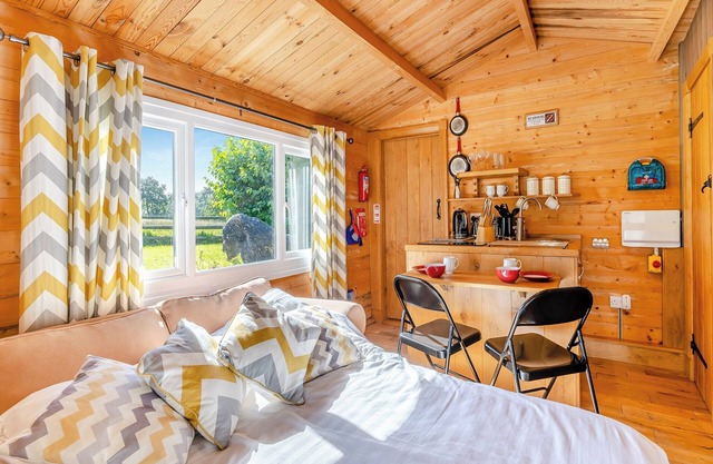 The Summer House - UK45102
