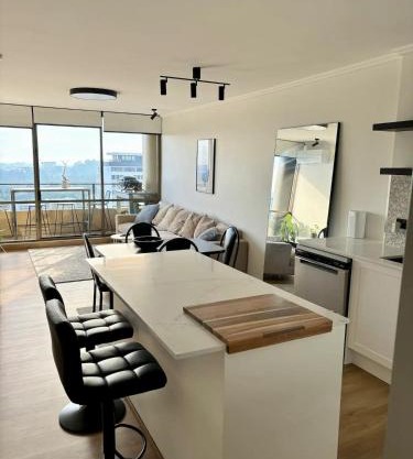 The Summit Apartments - Spacious 9th floor apartment