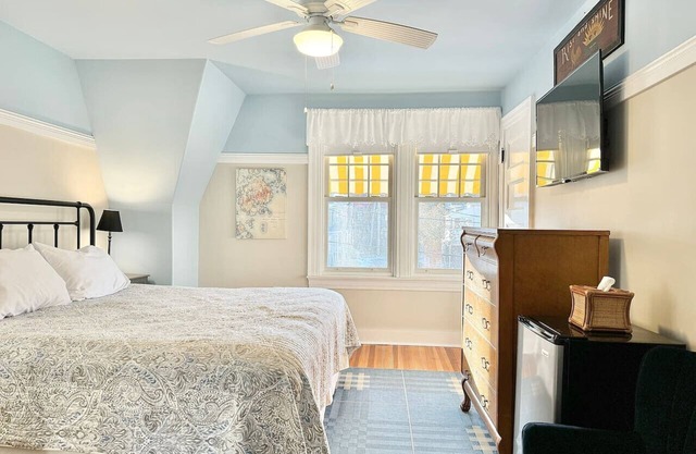 The Sun Island Room - Lafayette Inn Bar Harbor