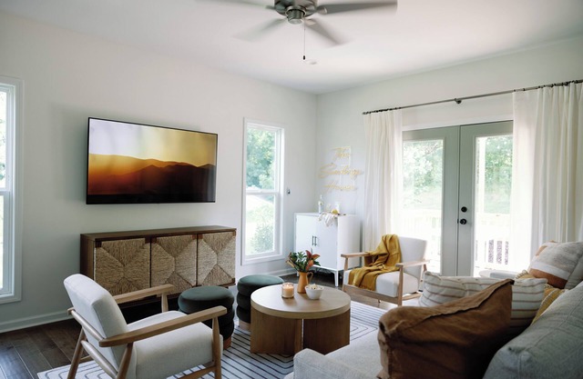 The Sundrop House: Chic Getaway minutes from everything