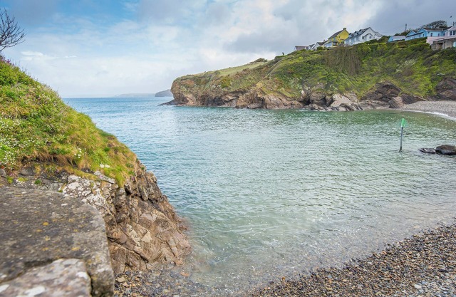 The Swan, Holiday Cottage Little Haven, Sleeps 4, 2 bedrooms, bathrooms
