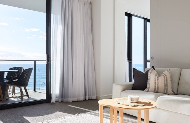 The Swell - Holiday apartment opposite Newcastle Beach
