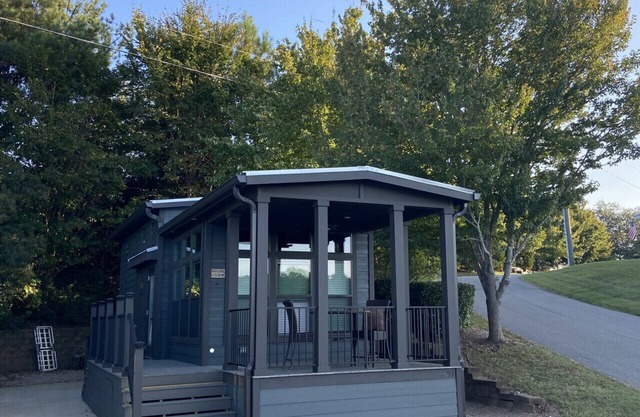 The Timberdoodle - A Tiny Home in Sherrills Ford