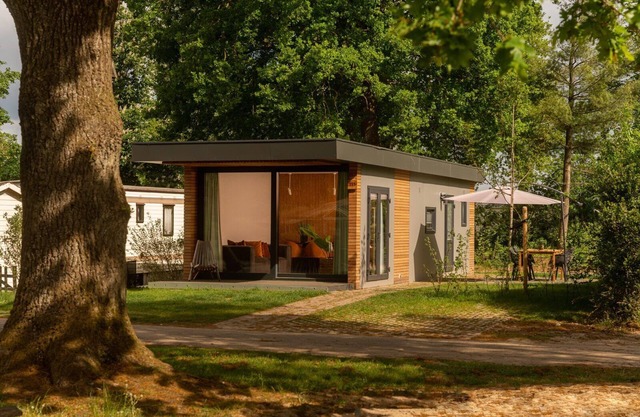 The Tiny Cabin is cozy and spacious. It is the perfect base to explore the beautiful surroundings!