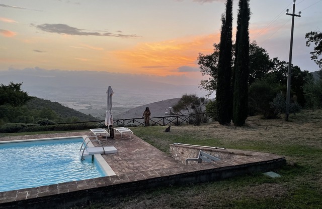 The Tower - Sightseeing the Valley and the Sunset -WiFi & Pool Perfect for 4/5