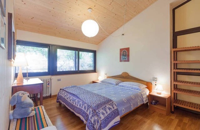The Transparent House: "The Hydrangea" App. in villa-pool-CIN: IT024006B4U4264US9